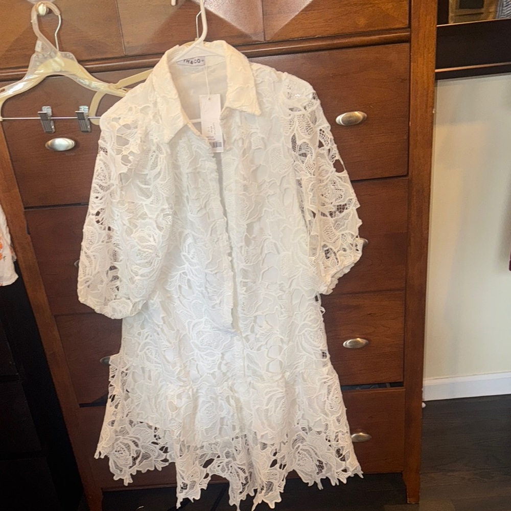 Elegant White Lace Dress